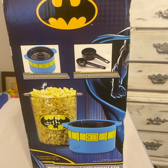 DC Comics Batman Mini Stir Popcorn Maker - Picture 4 of 10